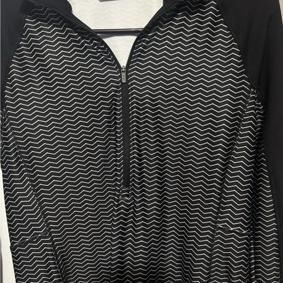 DSG Black & White Cold~Weather Zigzag Quarter-Zip Pullover – Women’s Medium - Picture 3 of 6